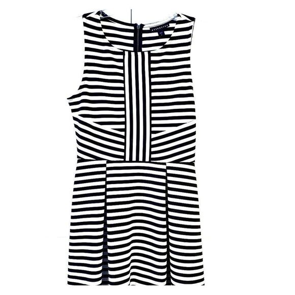 FUN BLACK AND WHITE STRIPED DRESS by ATTENTION M - Picture 1 of 7